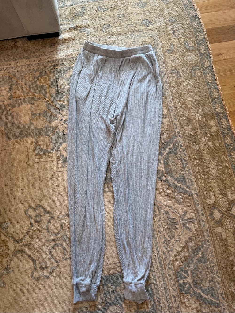 ALO yoga Gray Relaxed Jogger Pants